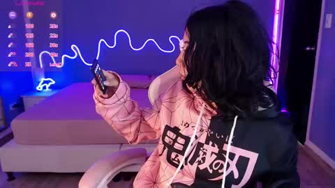 Snapshot of frida_lassi_ chatting on 03/04/25, 12:33 frida_lassi_ online show from 03/04/25, 12:33