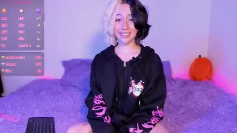 Snapshot of frida_lassi_ chatting on 09/28/25, 05:57 frida_lassi_ online show from 09/28/25, 05:57