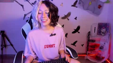 Snapshot of frida_lassi_ chatting on 10/11/25, 01:16 frida_lassi_ online show from 10/11/25, 01:16