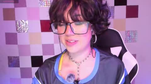 frida_lassi_ online show from 03/25/26, 09:43