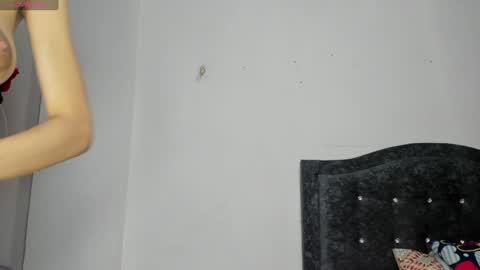 Snapshot of fridasr_3 chatting on 12/17/24, 03:17 Frida online show from 12/17/24, 03:17