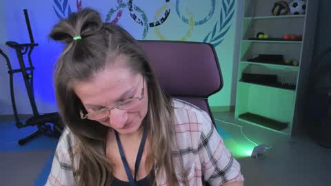 Snapshot of fridatander chatting on 01/25/25, 12:05 Frida Tander online show from 01/25/25, 12:05