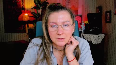 Snapshot of fridatander chatting on 02/02/25, 12:13 Frida Tander online show from 02/02/25, 12:13