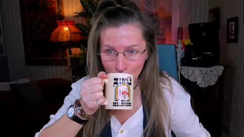 Snapshot of fridatander chatting on 02/06/25, 09:11 Frida Tander online show from 02/06/25, 09:11