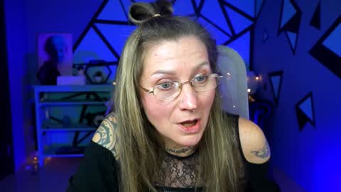 Snapshot of fridatander chatting on 02/08/25, 01:01 Frida Tander online show from 02/08/25, 01:01