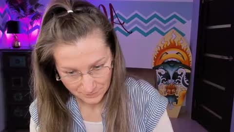 Snapshot of fridatander chatting on 03/03/25, 09:11 Frida Tander online show from 03/03/25, 09:11