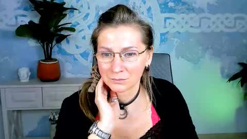 Snapshot of fridatander chatting on 09/19/25, 01:23 Frida Tander online show from 09/19/25, 01:23