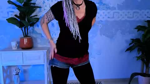 Snapshot of fridatander chatting on 10/05/25, 05:06 Frida Tander online show from 10/05/25, 05:06