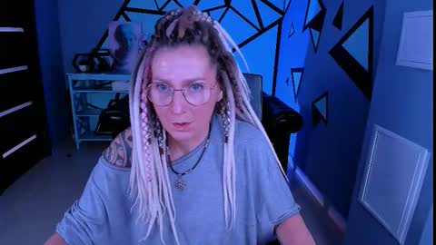 Frida Tander online show from 02/16/26, 09:38