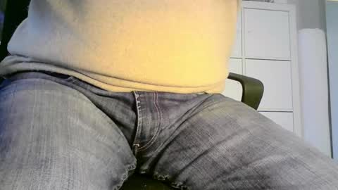 Snapshot of frider99 chatting on 03/12/25, 12:36 frider99 online show from 03/12/25, 12:36