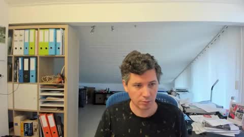 Snapshot of frikits chatting on 04/01/26, 07:20 Francois online show from 04/01/26, 07:20