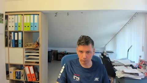 Snapshot of frikits chatting on 04/05/26, 09:39 Francois online show from 04/05/26, 09:39