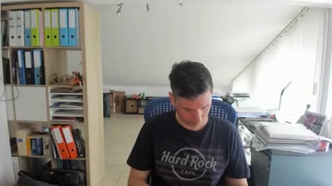 Snapshot of frikits chatting on 04/19/26, 10:25 Francois online show from 04/19/26, 10:25