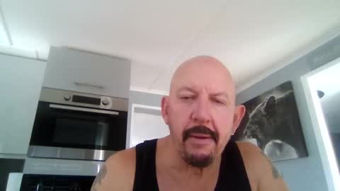 Snapshot of friskyneedsum chatting on 03/04/25, 10:35 bob online show from 03/04/25, 10:35