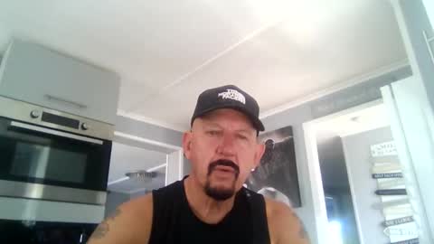 Snapshot of friskyneedsum chatting on 10/06/25, 08:12 bob online show from 10/06/25, 08:12