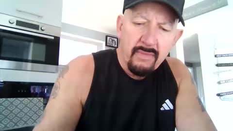 Snapshot of friskyneedsum chatting on 03/25/26, 12:11 bob online show from 03/25/26, 12:11