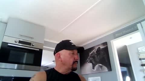 Snapshot of friskyneedsum chatting on 04/13/26, 12:21 bob online show from 04/13/26, 12:21