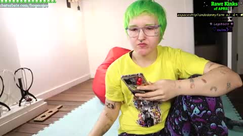 Snapshot of frogessjay chatting on 04/09/26, 08:36 Jaywise Frogfoot online show from 04/09/26, 08:36