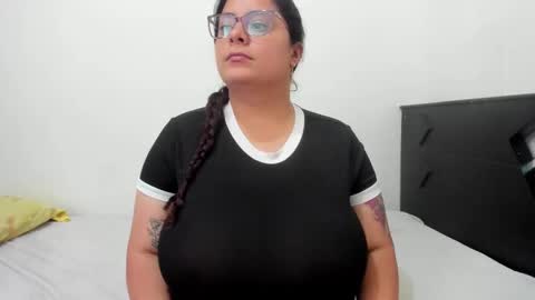 Snapshot of fromheaven_ chatting on 09/19/25, 08:31 Lucy online show from 09/19/25, 08:31