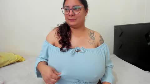 Snapshot of fromheaven_ chatting on 09/20/25, 09:49 Lucy online show from 09/20/25, 09:49