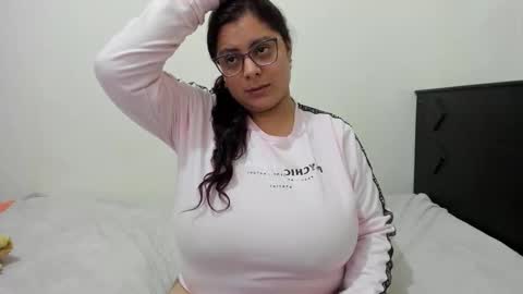 Snapshot of fromheaven_ chatting on 10/08/25, 07:55 Lucy online show from 10/08/25, 07:55