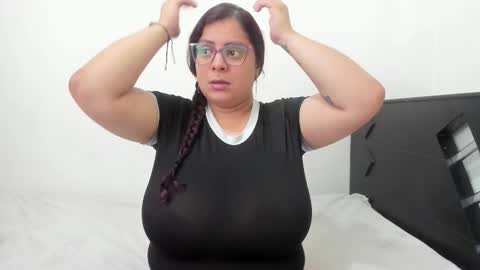 Snapshot of fromheaven_ chatting on 10/28/25, 07:27 Lucy online show from 10/28/25, 07:27