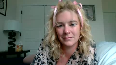 Snapshot of frommarywithlove chatting on 09/23/25, 04:21 frommarywithlove online show from 09/23/25, 04:21