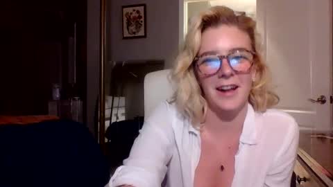 Snapshot of frommarywithlove chatting on 10/02/25, 05:14 frommarywithlove online show from 10/02/25, 05:14