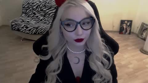 Lilith online show from 10/30/25, 11:44