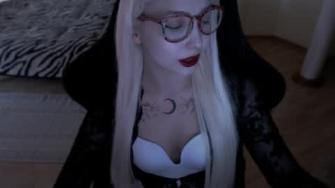 Lilith online show from 05/12/26, 08:44