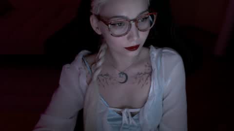 Snapshot of fromsun_forsoul chatting on 06/15/26, 06:21 Lilith online show from 06/15/26, 06:21