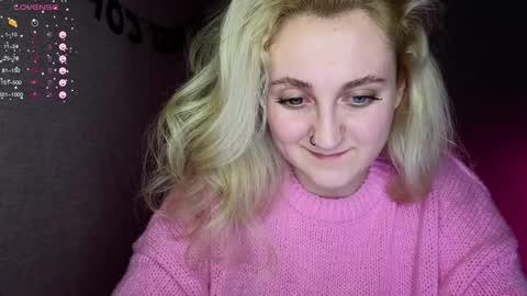 Snapshot of frosty_blueberries4 chatting on 12/09/24, 08:01 ANA online show from 12/09/24, 08:01