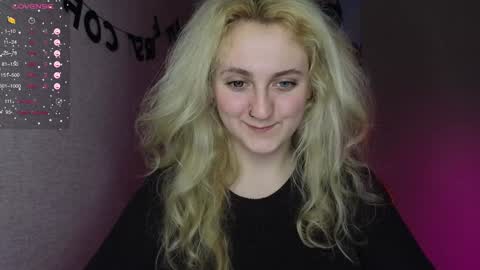 Snapshot of frosty_blueberries4 chatting on 12/16/24, 06:43 ANA online show from 12/16/24, 06:43