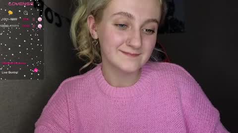 Snapshot of frosty_blueberries4 chatting on 12/21/24, 12:06 ANA online show from 12/21/24, 12:06