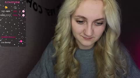 Snapshot of frosty_blueberries4 chatting on 12/23/24, 06:44 ANA online show from 12/23/24, 06:44