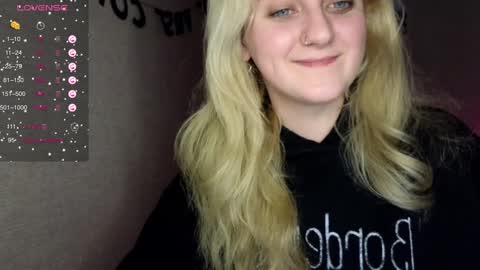 Snapshot of frosty_blueberries4 chatting on 12/27/24, 10:05 ANA online show from 12/27/24, 10:05