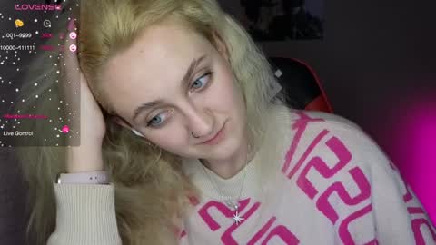 Snapshot of frosty_blueberries4 chatting on 12/28/24, 05:57 ANA online show from 12/28/24, 05:57