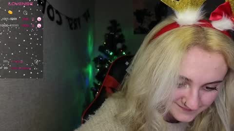 Snapshot of frosty_blueberries4 chatting on 01/01/25, 12:32 ANA online show from 01/01/25, 12:32