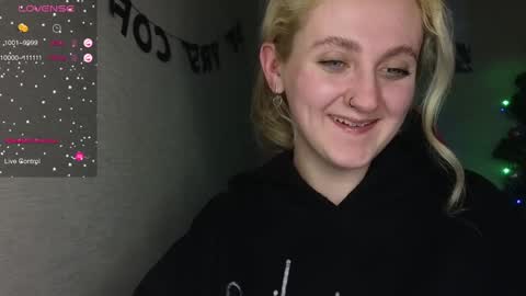 Snapshot of frosty_blueberries4 chatting on 01/06/25, 07:56 ANA online show from 01/06/25, 07:56