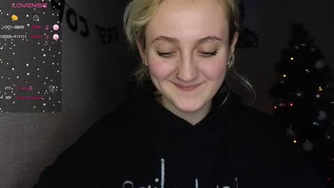 Snapshot of frosty_blueberries4 chatting on 01/07/25, 10:41 ANA online show from 01/07/25, 10:41