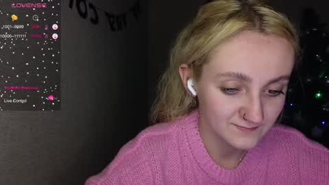 Snapshot of frosty_blueberries4 chatting on 01/08/25, 08:07 ANA online show from 01/08/25, 08:07