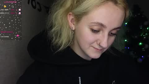 Snapshot of frosty_blueberries4 chatting on 01/10/25, 07:32 ANA online show from 01/10/25, 07:32