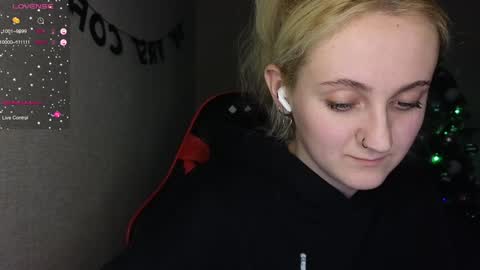 Snapshot of frosty_blueberries4 chatting on 01/10/25, 10:57 ANA online show from 01/10/25, 10:57