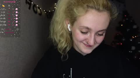 Snapshot of frosty_blueberries4 chatting on 01/13/25, 07:31 ANA online show from 01/13/25, 07:31