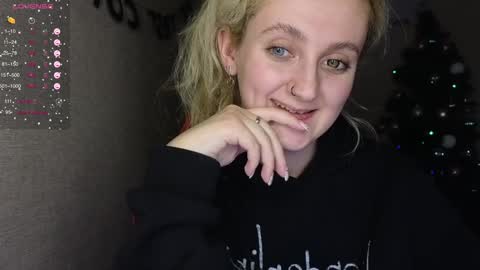 Snapshot of frosty_blueberries4 chatting on 01/15/25, 02:17 ANA online show from 01/15/25, 02:17