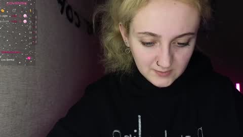 Snapshot of frosty_blueberries4 chatting on 01/24/25, 12:31 ANA online show from 01/24/25, 12:31