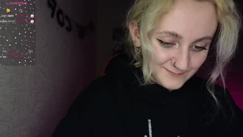 Snapshot of frosty_blueberries4 chatting on 01/24/25, 06:46 ANA online show from 01/24/25, 06:46