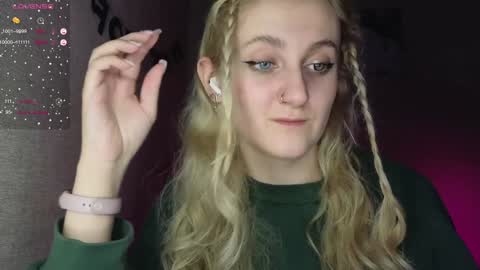 Snapshot of frosty_blueberries4 chatting on 01/25/25, 02:58 ANA online show from 01/25/25, 02:58