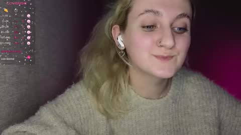 Snapshot of frosty_blueberries4 chatting on 02/15/25, 08:22 ANA online show from 02/15/25, 08:22