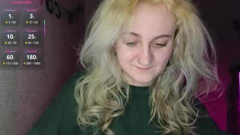 Snapshot of frosty_blueberries4 chatting on 03/05/25, 12:16 ANA online show from 03/05/25, 12:16